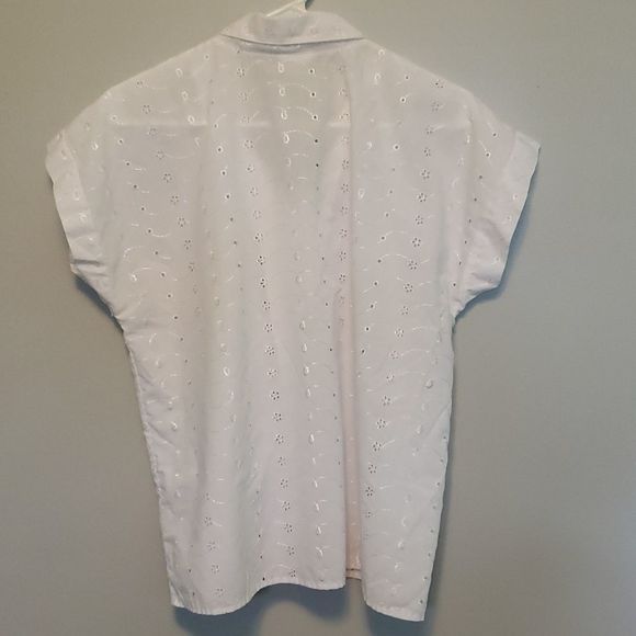 3 for $25 Myrtle? Vayola Vintage White Eyelet Mom Top Medium - Picture 4 of 6